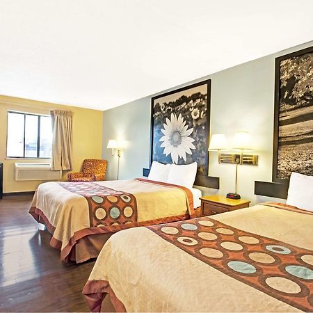 Super 8 By Wyndham Baltimore/Essex Area Exterior photo