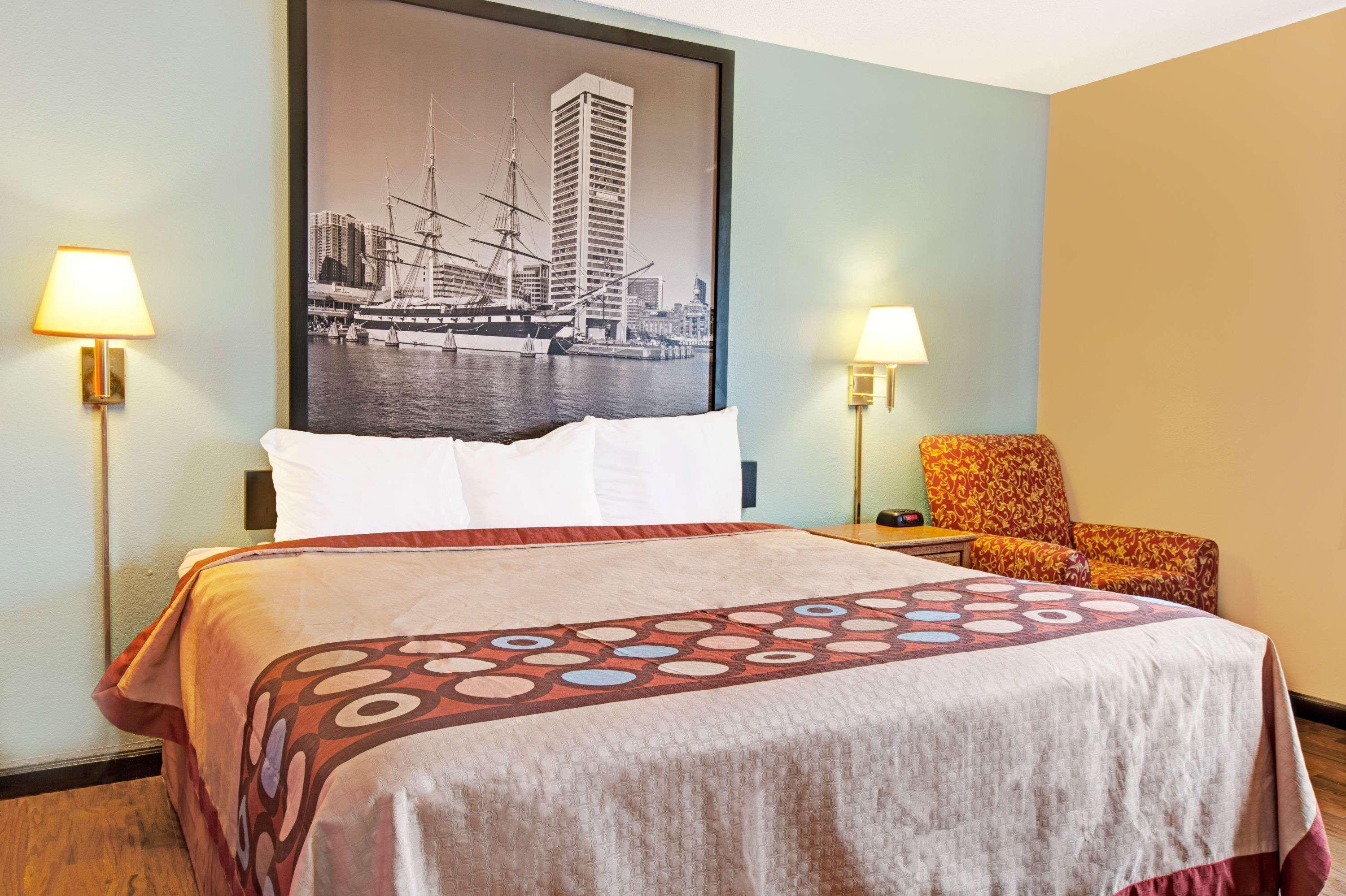 Super 8 By Wyndham Baltimore/Essex Area Exterior photo