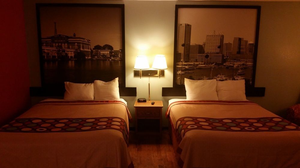 Super 8 By Wyndham Baltimore/Essex Area Exterior photo