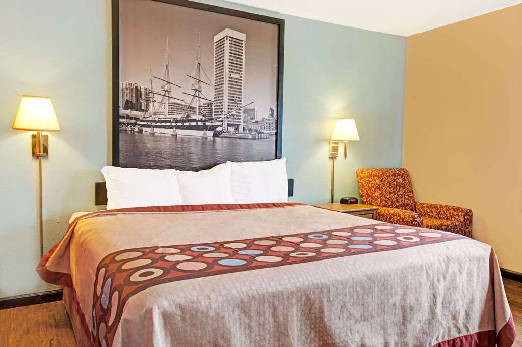 Super 8 By Wyndham Baltimore/Essex Area Room photo